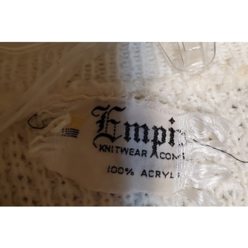 Empire Knit Shawl White - L - Picture 4 of 8
